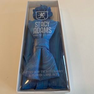 New Stacy Adams 3pc set. Blue paisley and stripes